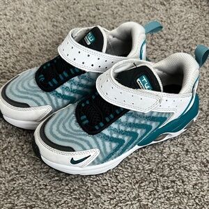 Nike Kids Teal and White Sneakers